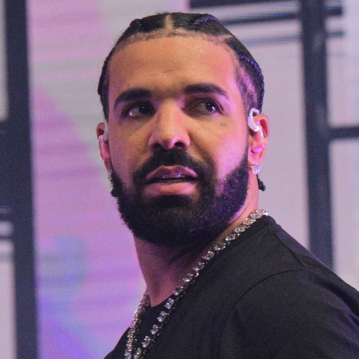 XXL's tweet photo. JUST IN: Drake says that him and J. Cole “Just went crazy in the studio.”

Drizzy also confirmed that J. Cole will be featured on For All The Dogs on the sixth song on the album, “First Person Shooter.” 👀 https://t.co/iM7PU5Aj3k