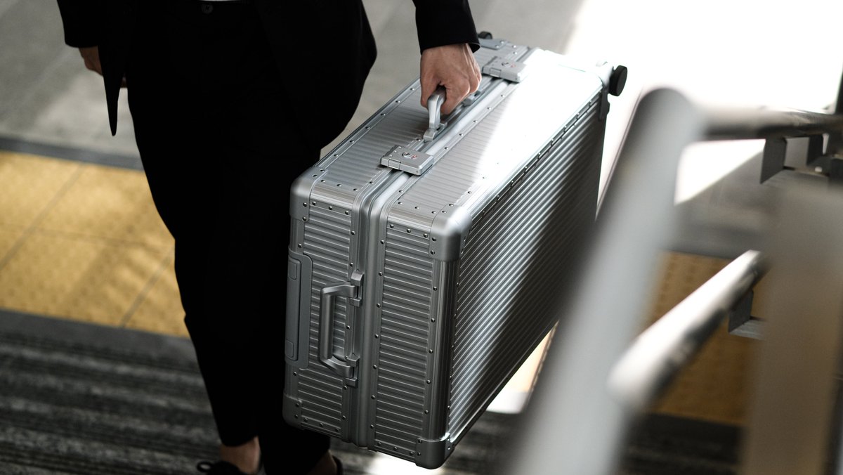 Omuomusan様専用 オーセンテック ストライプアルミニウム スーツケース