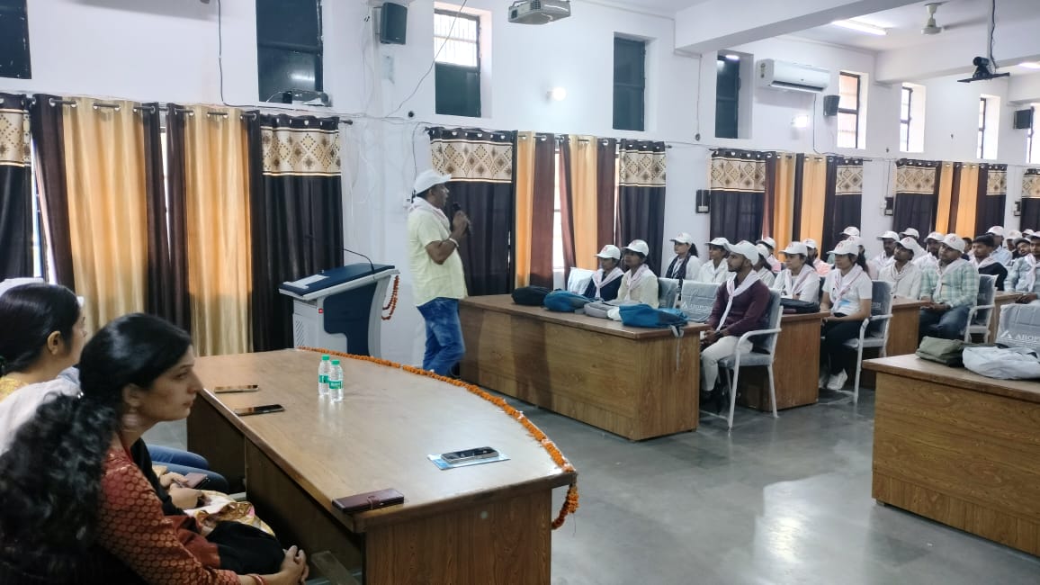 CyberCrimeRTK's tweet photo. Cyber Awareness Program at MKJK College Rohtak https://t.co/DGRClEbttw