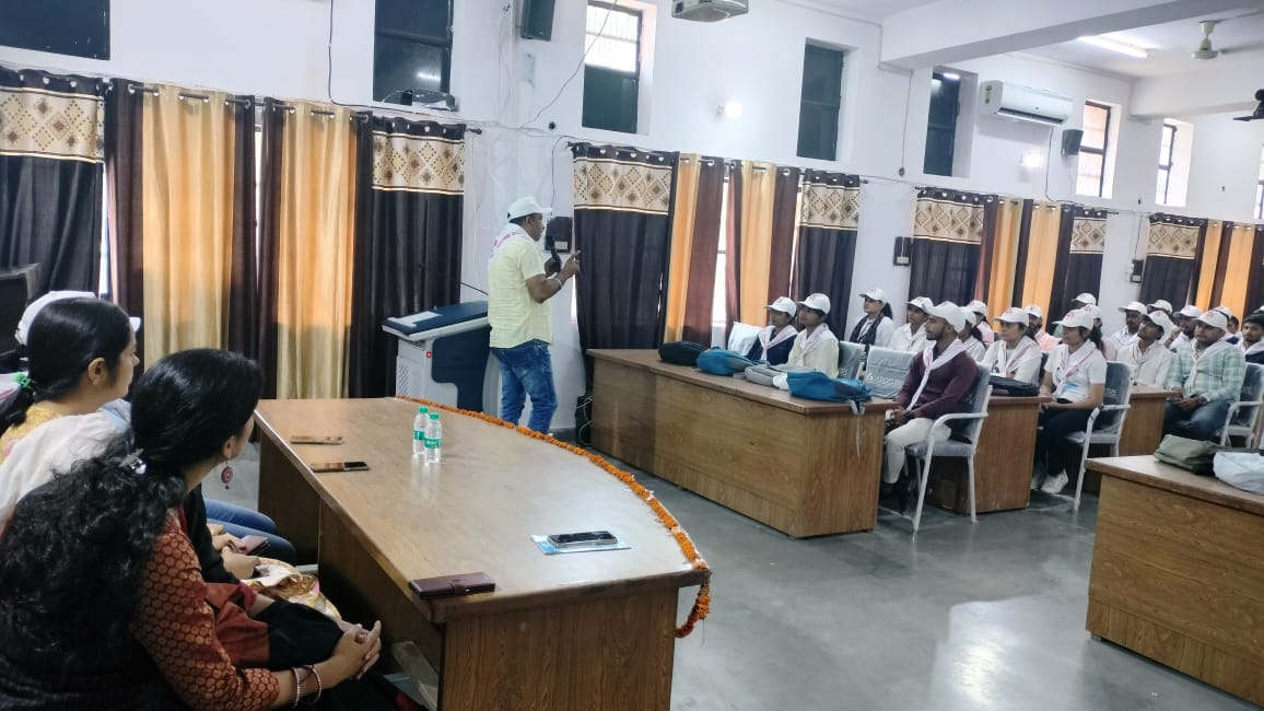 CyberCrimeRTK's tweet photo. Cyber Awareness Program at MKJK College Rohtak https://t.co/DGRClEbttw