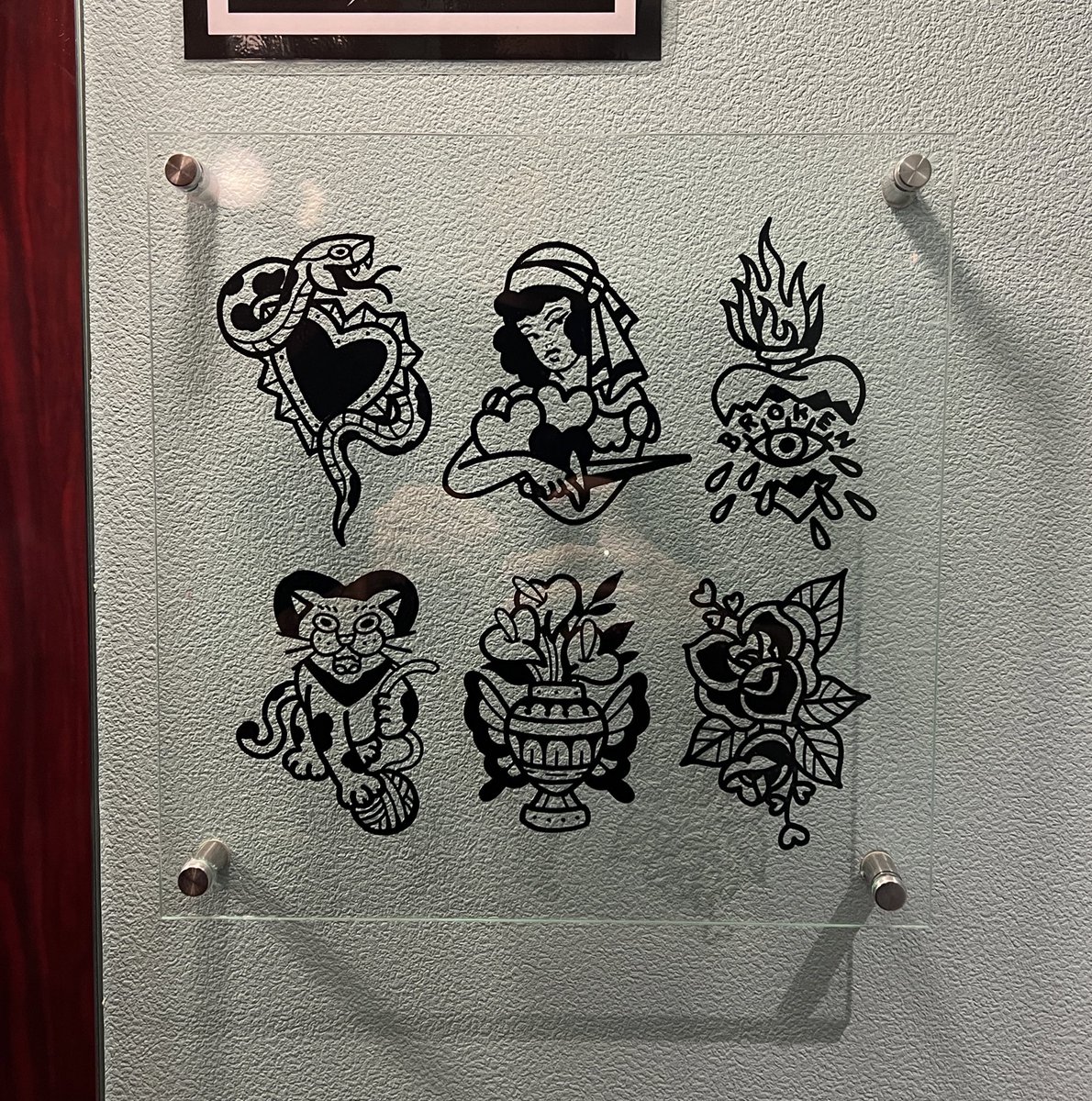 水槽関係ないことなかった、さっきのやつは""かつて水槽のフタだったモノ""やった

30キューブバラして絵にするとイイ
（これはかつて""ドアのガラスサッシだったモノ""）

切って切断面適当に磨いとけばイイね、いらん600水槽も皆バラしてまうか感