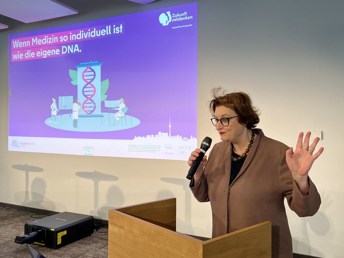 healthcare_de's tweet photo. Senatorin @CzyIna, Schirmherrschaft #Leibnizkonferenz zu 70 Jahre #DNA: Wissenschafts-Krimi der Entdeckung - Nobelpreis für Nachahmer! In Berlin Südwest entsteht für Biotech ein vielversprechender Campus #FUBIC https://t.co/76nIjDz1eE