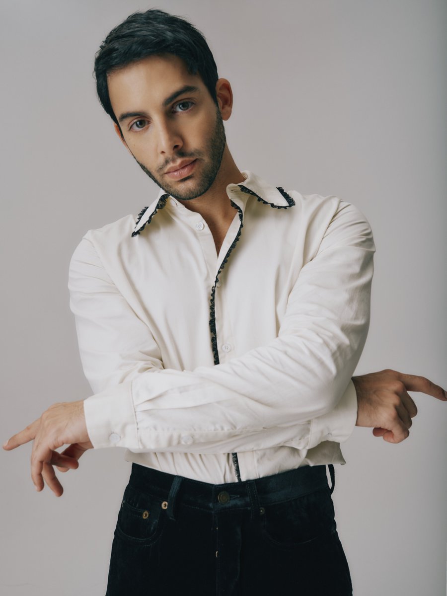 A1_NZL's tweet photo. Today's the day! 17,810km journey to see my King @DarinOfficial in concert. I hope he sings Insanity (he won't...) https://t.co/hr10yonR5T