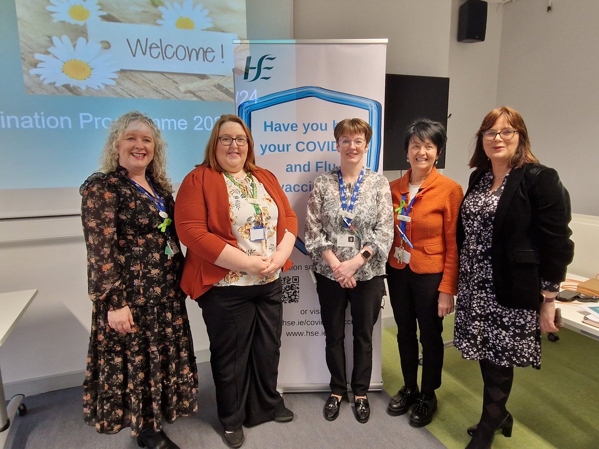 HW_HSEDubMid's tweet photo. Nursing management team and general manager of older persons services ready for #Vaccination.  #Flu #Covid #ProtectYourself #ProtectOthers https://t.co/vzoYxJkCth