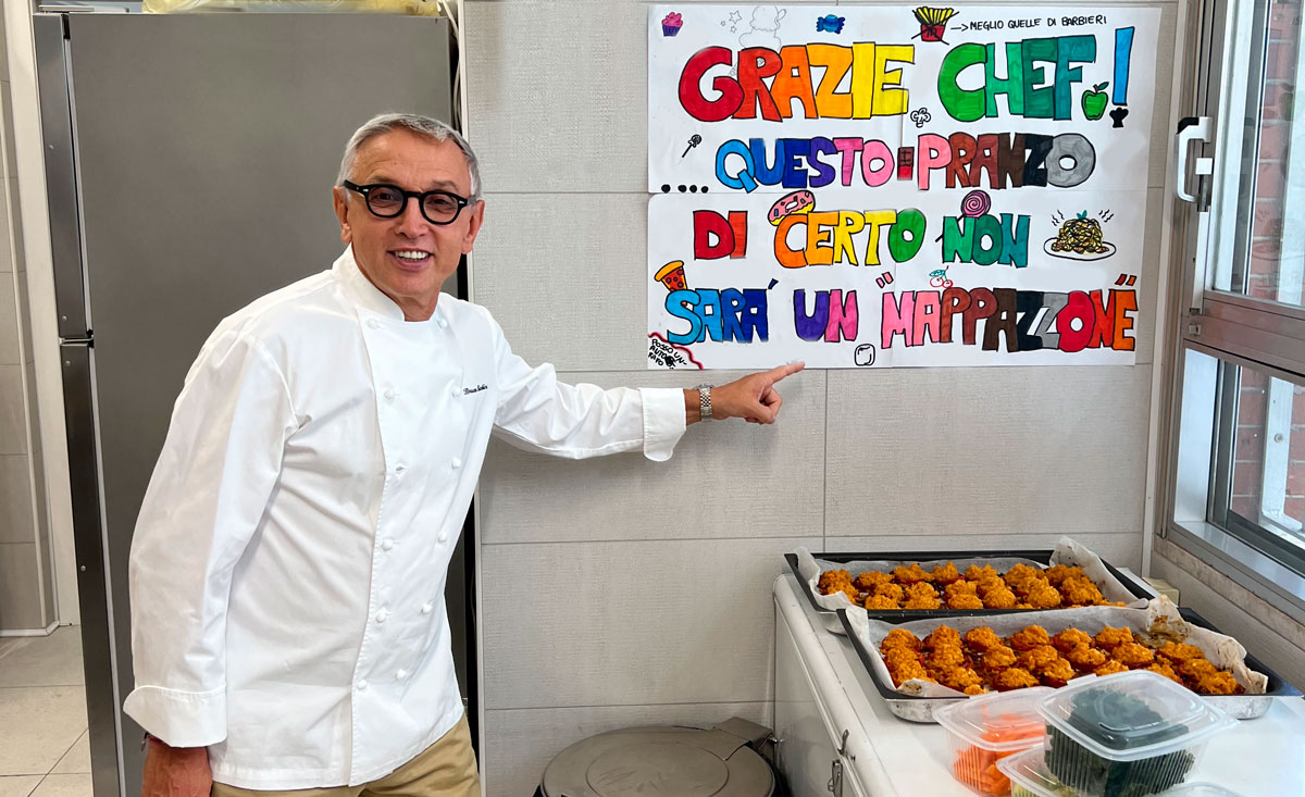 👨‍🍳 “Grazie Chef! Questo pranzo di certo non sarà un mappazzone”
È così che i nostri bambini hanno voluto dare il benvenuto a Bruno Barbieri 😅

Ma cosa ci faceva il grande Chef in Comunità?
👉 Scoprilo qui: bit.ly/46AKNv0