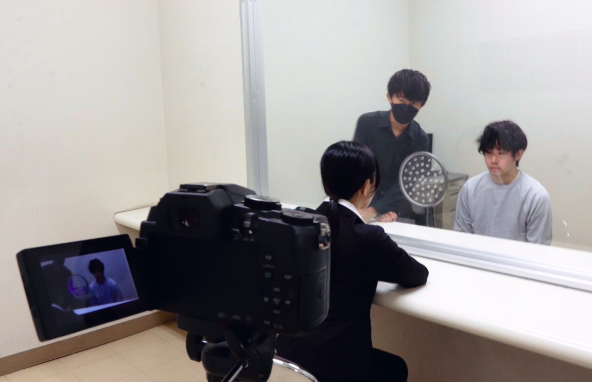 【#立川学生映画祭 】

『onus』

上映を記念して、
メイキング写真を公開📷
写真の「ALT」もチェック⤵︎

明日、明後日ついに上映です🎞️
7日の上映後はトークもします。
ネタバレありありで色々話せるの楽しみです。
よろしくお願いします🤲

▼チケット申し込みはこちら▼
tachikawafilm.peatix.com