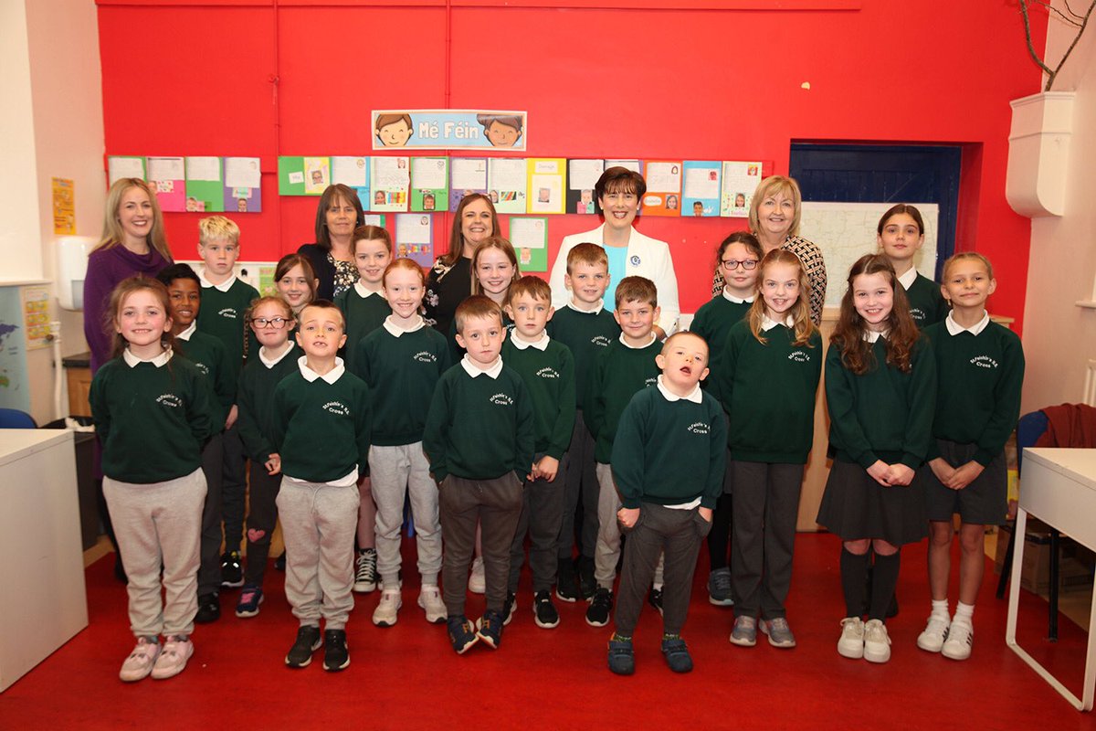 crossns1854's tweet photo. Great excitement in Cross yesterday! We were honoured to welcome Minister Norma Foley to our school. She had a wonderful visit with our pupils along with @lichamber and Councillor Ryan. @NormaFoleyTD1 https://t.co/2Yd0IMSorF
