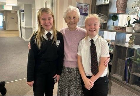 StMarysHomes's tweet photo. Poppy and Maddison joined residents at St Mary's Riverside in #Hessle - Everyone loved having these youngsters in. #Intergenerational activities always bring a smile 😊
This beautiful #CQC registered 'Outstanding' care home is always busy!
For more info: https://t.co/1PIAmBksMj https://t.co/n0j7iNDqHq