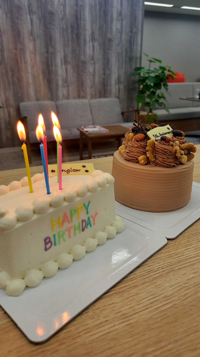 inglow_inc's tweet photo. 10月9日は弊社の創立記念日🥳🥳🥳
社長がケーキを買ってきてくださいました🎂
これからもinglowをよろしくお願いいたします🙇‍♀️
#創立記念日 
#企業公式相互フォロー https://t.co/w9XZTeCa6h