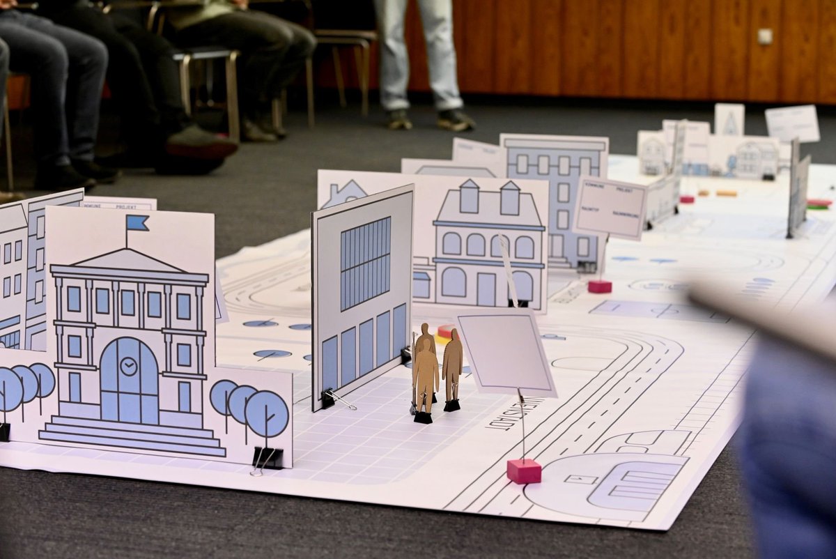 bbsr_bund's tweet photo. 🚀 Bis Ende 2023 werden alle Modellprojekte Smart Cities ihre Strategien vorgelegt haben. Jetzt geht's an die Umsetzung. Auf dem #MPSCKongress in Mannheim erarbeiteten sie dafür gemeinsam Lösungen. Im Fokus standen Themen wie #Klimaneutralität, #Datenplattformen oder #Mobilität. https://t.co/o1bgF2N9pZ