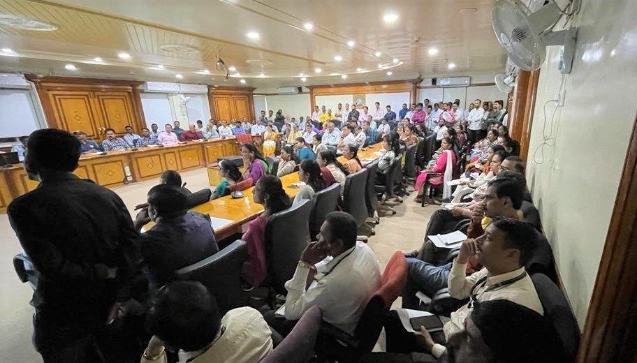 shekhardalal's tweet photo. The #PCMC and the #PCSCL have jointly undertaken implementation of a #GIS-enabled ERP system to enhance administrative efficiency and expedite the resolution of civic issues.
Comprehensive training sessions were conducted for the clerical staff and computer operators in the Municipal Secretary Department on GIS system operations through the Municipal Secretary Management System.
We also held discussions to understand, review and resolve of the various challenges faced by all officials when operating these systems.
#MyPCMC #PimpriChinchwad #SmartCity #ERP
@PCMCSarathi @pcmcindiagovin @pcmccomm
@MAHA_UDD @SmartCities_HUA