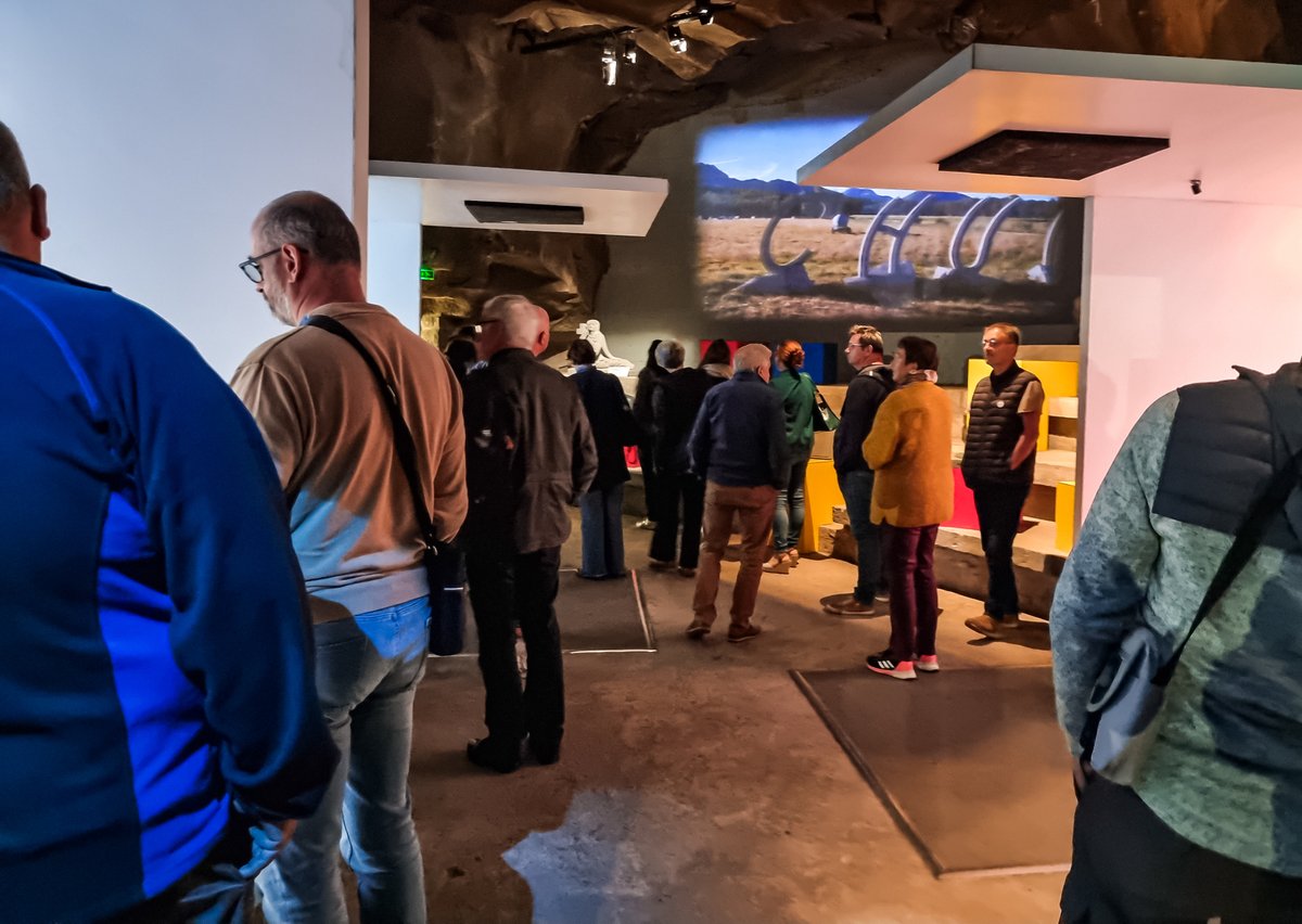 RLV_agglo's tweet photo. #UpHeros | 🥂💬 Retour en images sur le 2nd UpHeros de @RLV_agglo organisé avec @AuvergneMarque 👍 L'occasion idéale pour créer des synergies entre les porteurs de projets du territoire 💭
📅 Rendez-vous pour la 3ème édition du UpHeros de RLV le 30 novembre au @museemandet 🤩 https://t.co/AIC8ihS2Ua