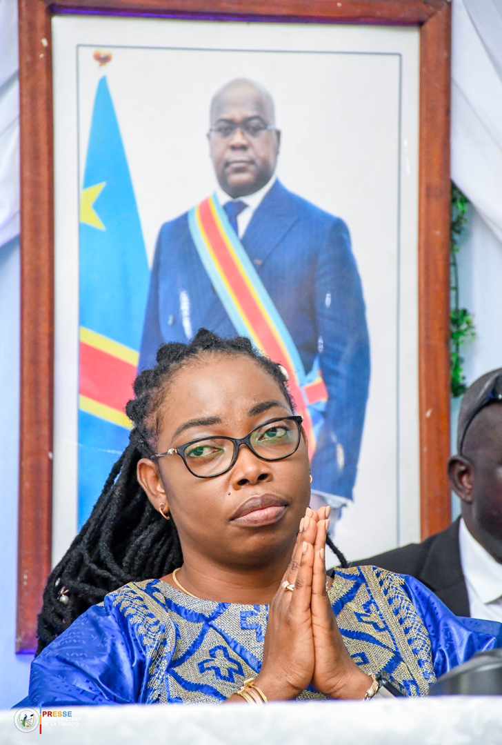 SedarKalaki1's tweet photo. @MadeleineNikom2 
Maltraiter une femme dans une province dirigée par une femme et vous imaginez que cela restera impunie c’est vous mentir sur toute la ligne.
 Le combat de la femme, mon combat.
 Etat de droit
 @choixdupeupl L’Homme de la masculinité positive.@Presidence_RDC https://t.co/USck9oLpwg
