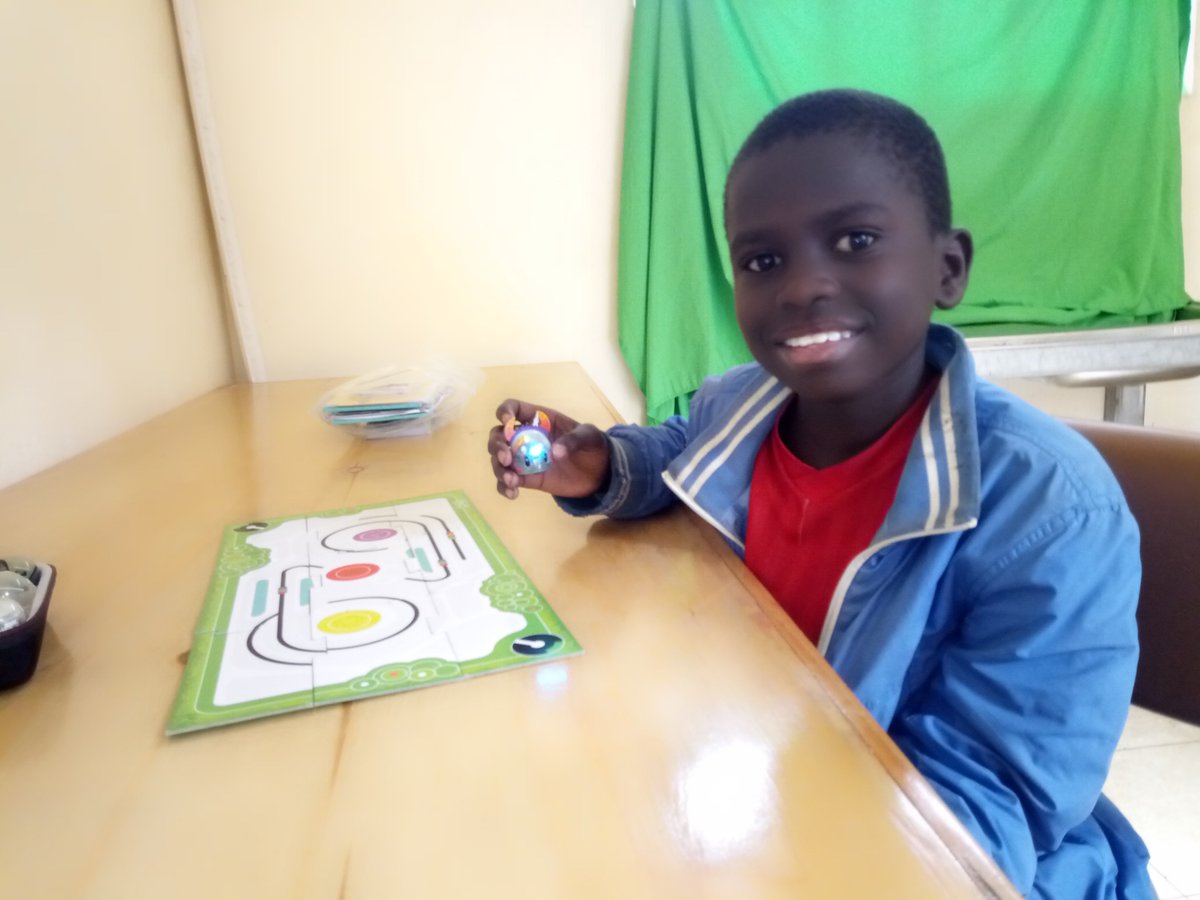 🌟 #FridayInspiration 🌟
Meet TJ, a 12-year-old tech enthusiast from Watoto Coding! 🤖
'I love music and acting. At Watoto Coding, I learned to program robots and dream of using them to solve local problems. Support my coding journey at mchanga.africa/fundraiser/584…