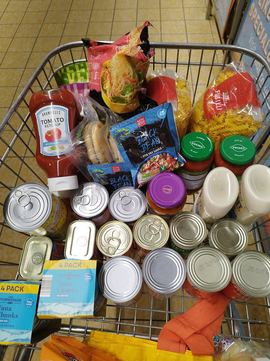 #HarvestFestival Helping where we can. Did some shopping for those who need it. <a href="/WHHNHS/">WHH 🏥</a> 
Thanks to Jane H and Alison P for donating some money towards this too ❤️