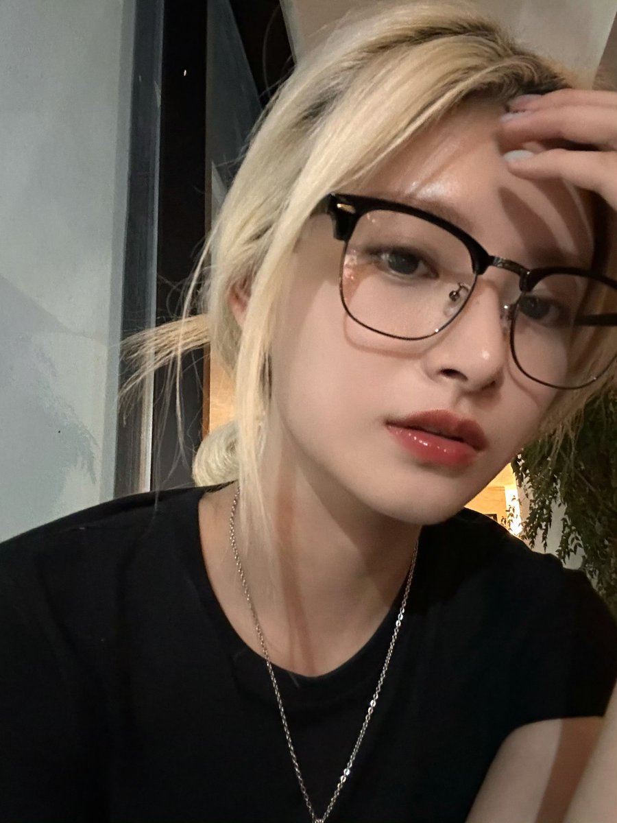 yiren pics tweet media