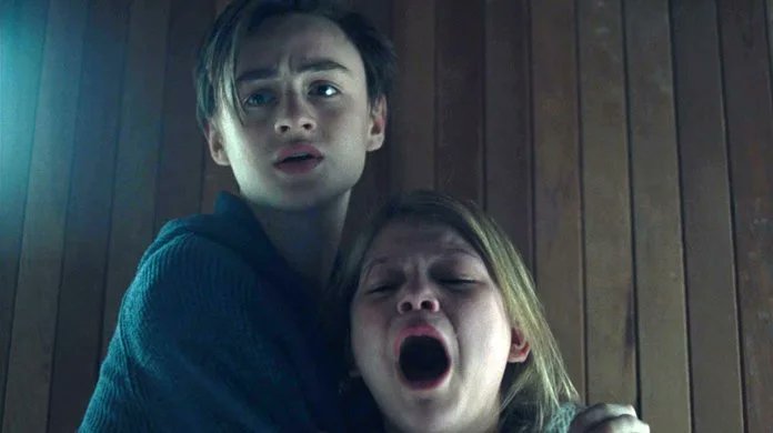 AngusKohm's tweet photo. The Lodge (2019) by #SeverinFiala #VeronikaFranz
w/#RileyKeough #JaedenMartell #LiaMcHugh #RichardArmitage #AliciaSilverstone
A soon-to-be stepmom is snowed in with her fiancé's two children at a remote holiday village.
“You're not welcome here”
#Horror #Mystery #Thriller https://t.co/mSa5kk9Opv