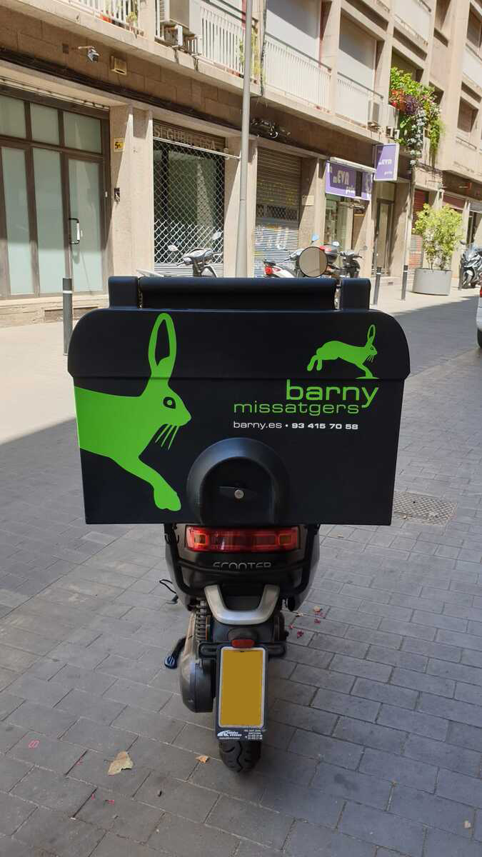 barnymissatgers's tweet image. 🚗📦 ¡Envíos en solo dos horas con Barny Missatgers! La opción más rápida y segura para tus entregas en #Barcelona.

Tu satisfacción, nuestra prioridad. 💼✨

#EnviosRapidos #BarnyMissatgers #Eficiencia #Missatgers #mensajeros