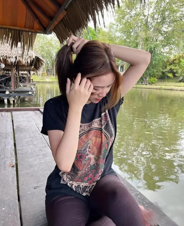 Single Chinese Girl tweet media