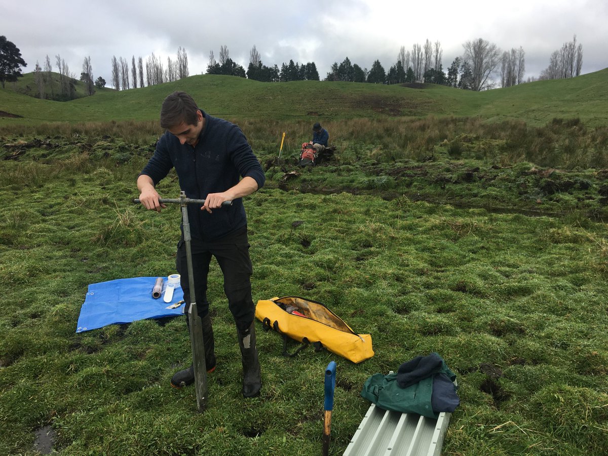 Simon Barker tweet media