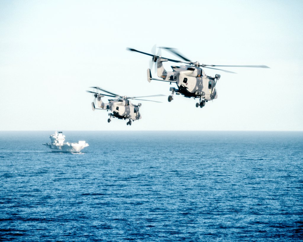 847NAS's tweet photo. Here, there and everywhere!📍⚓️

@847NAS might not be the biggest Sqn in the @RoyalNavy, but that doesn't stop us from performing like we are! Our expert engineering team allow the Sqn to detach and operate in multiple locations at once to deliver an array of output 💪🗡💥 https://t.co/55gMGYe6o2