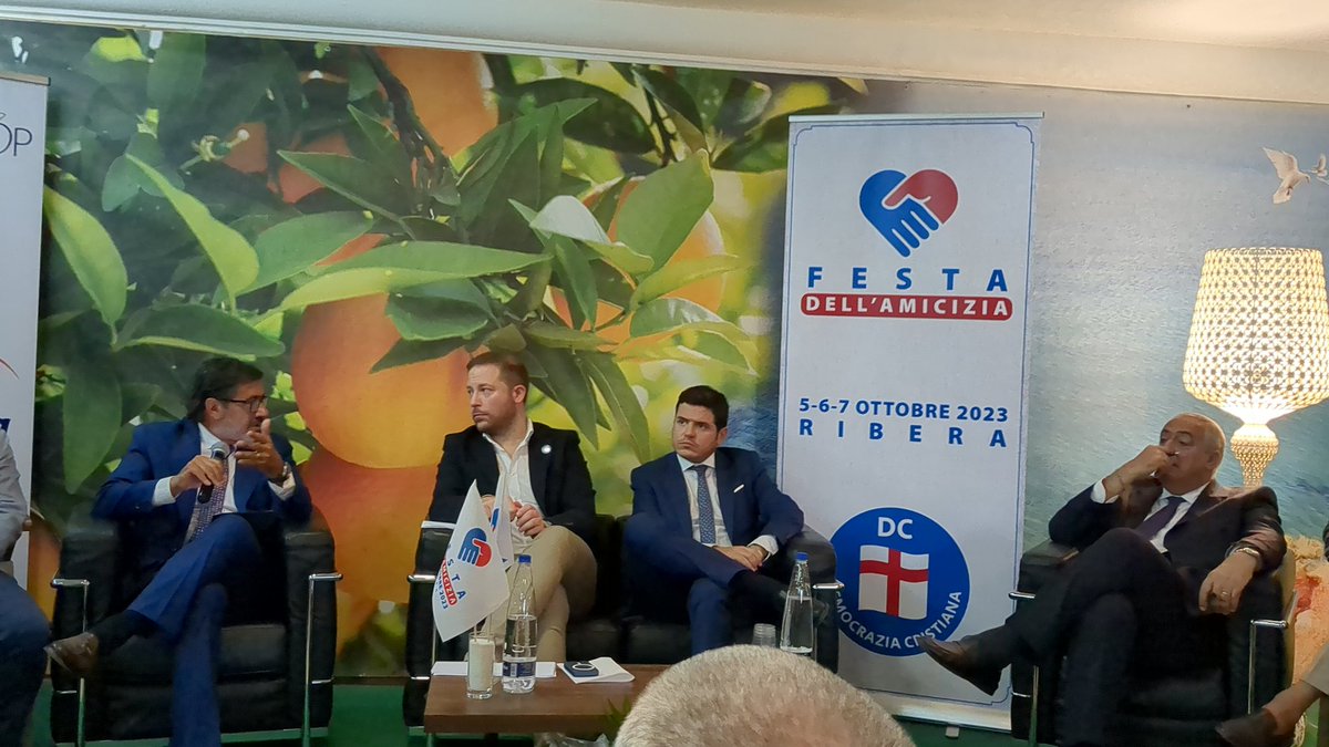 CislSicilia's tweet photo. Il segr gen #CislSicilia #SebCappuccio al dibattito a Ribera con il sindaco di #Palermo Lagalla e il presidente dell'Ars Galvagno ➡️ "In #Sicilia manca la capacità di progettare. Occorre ripartire dal confronto per non perdere un'occasione importante" https://t.co/3ki7HL1cX9