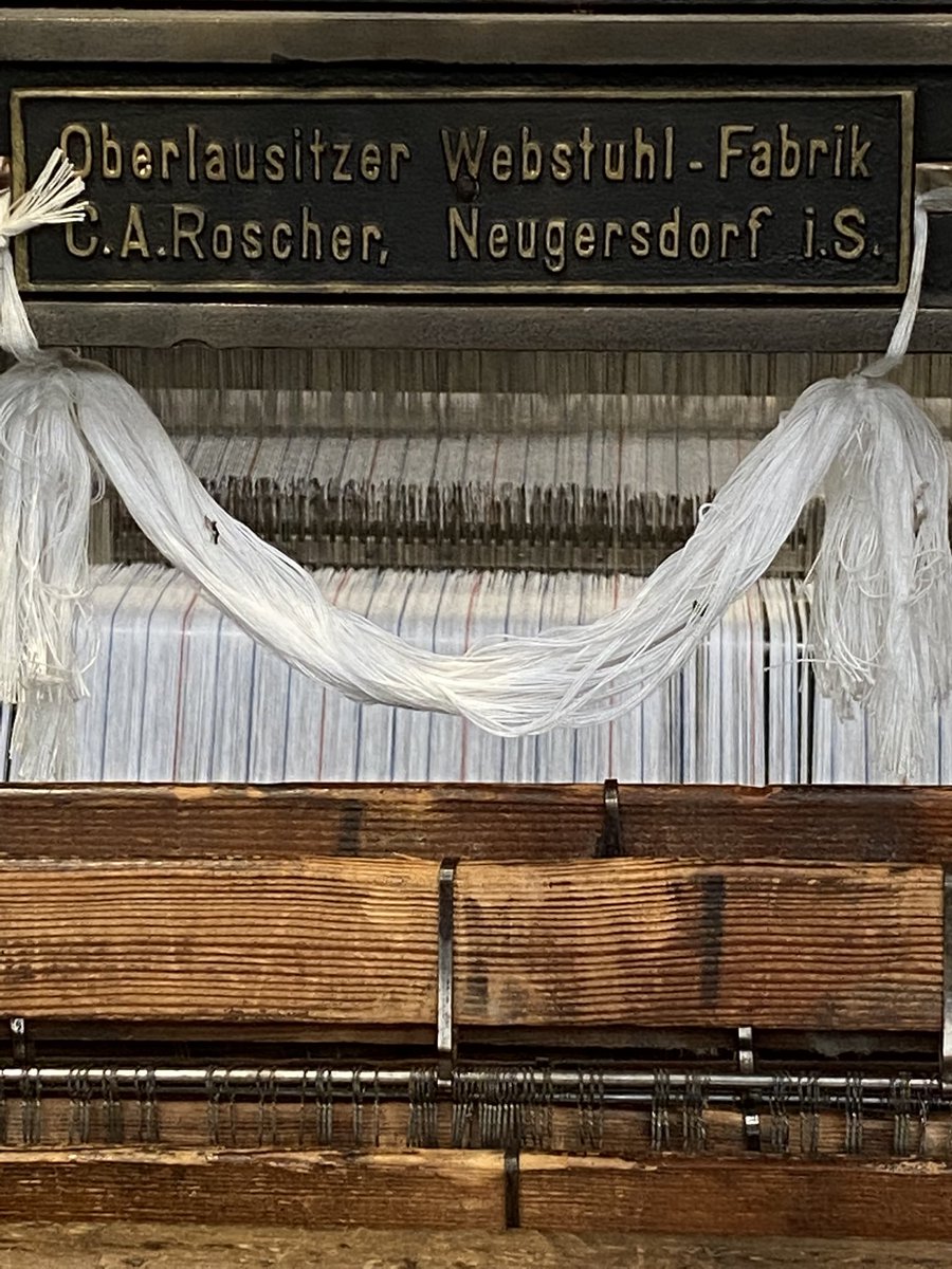 ForstMuseum's tweet photo. Unser Teamleiter @jbrunotte zu Besuch im #Textilmuseum #Bocholt Bei der Führung in der #Weberei wurden einige Maschinen vorgeführt, und es gab interessante Hintergründe zur #Textilgeschichte! #Museum cc @lwl_kultur @lwl_aktuell https://t.co/jbVLfjkSYr
