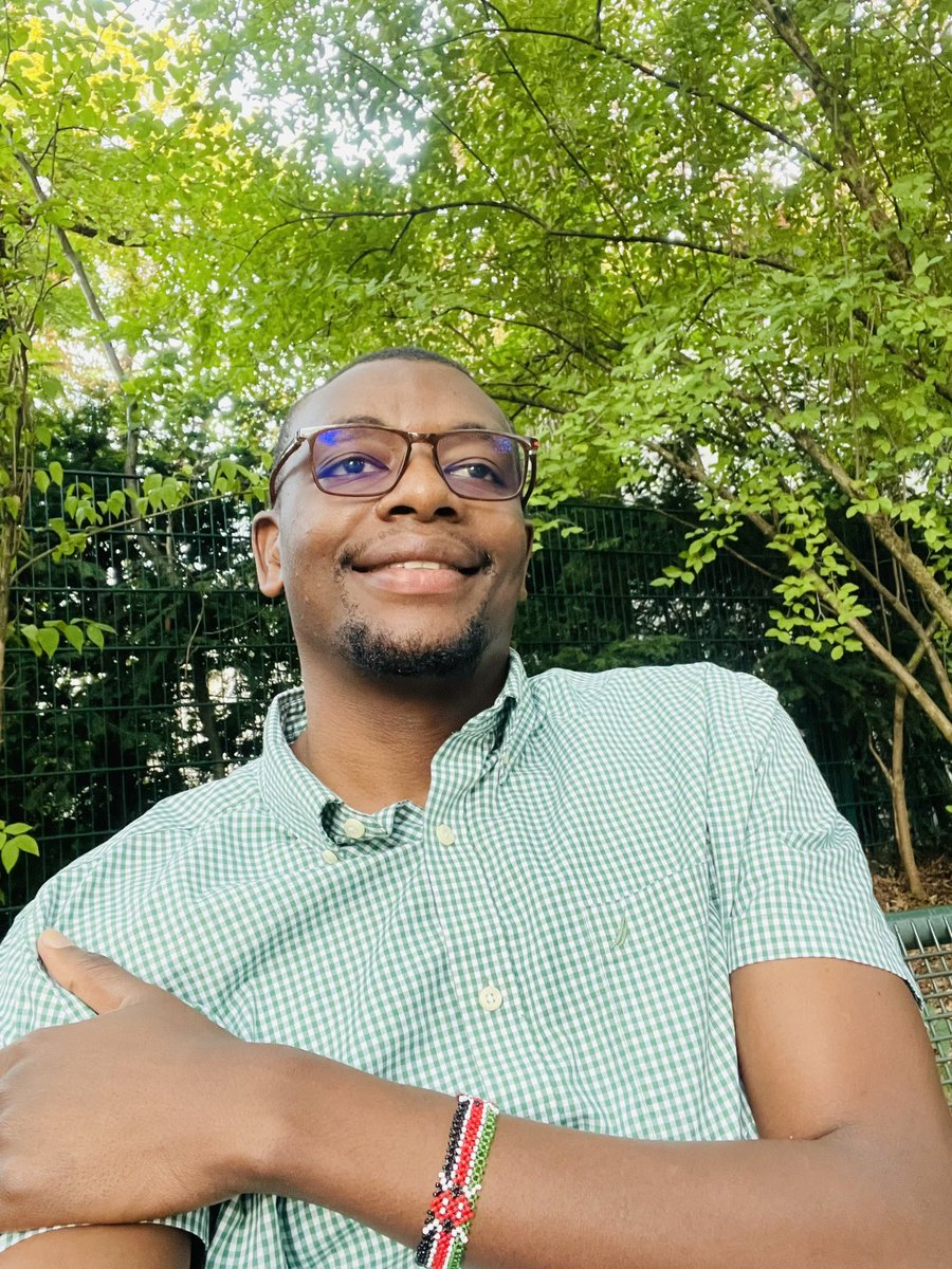 KakwenzaRukira's tweet photo. On my return from exile, I’ll use a parachute 🪂 before the plane lands. We shall meet at Kiseka market 😀😀 https://t.co/xYjWiPUNrD