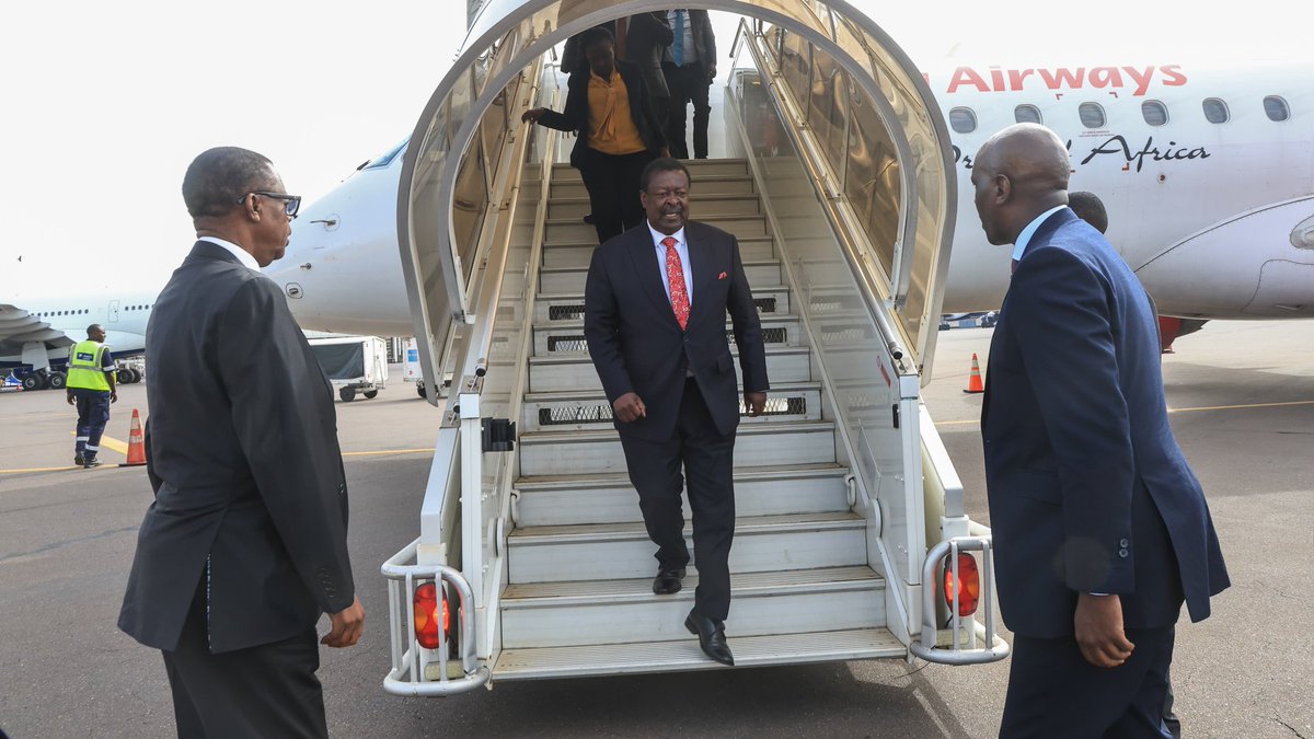 OfficePCS_KE's tweet photo. The Prime Cabinet Secretary and Cabinet Secretary for Foreign and Diaspora Affairs, H.E. Dr. @MusaliaMudavadi, has embarked on another day of diplomacy with an official visit to Kigali, Rwanda, this morning. https://t.co/x9jW78v1hg