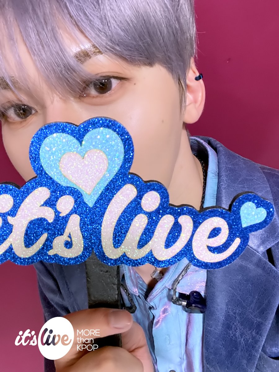 itsLIVEofficial's tweet image. #원어스 의 #잇츠라이브 가 잠시 후 5시에 시작됩니다!📸
유튜브 it's Live 채널에서 최초공개로 만나보세요!
‘#Baila_Conmigo’ 밴드 라이브 보면서 실시간 채팅 같이 달려요💗

#ONEUS - Baila Conmigo (Band Ver.)
Premieres on Youtube 'it's Live' Channel at 5PM KST TODAY!