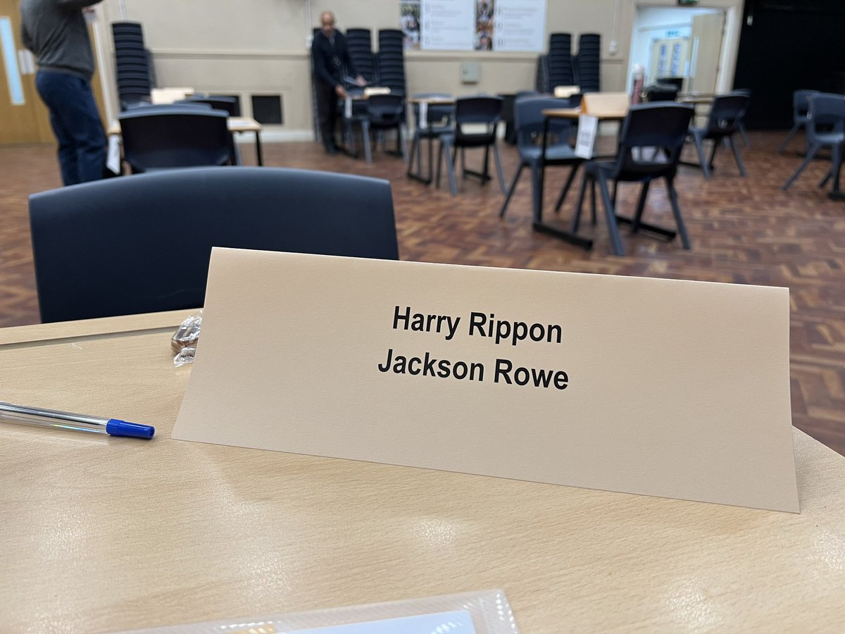 Our Employment &amp; Skills Co-ordinator, <a href="/HarryRippon/">Harry Rippon</a>, is at @RedhillAcademy today, assisting their students with interview preparation
