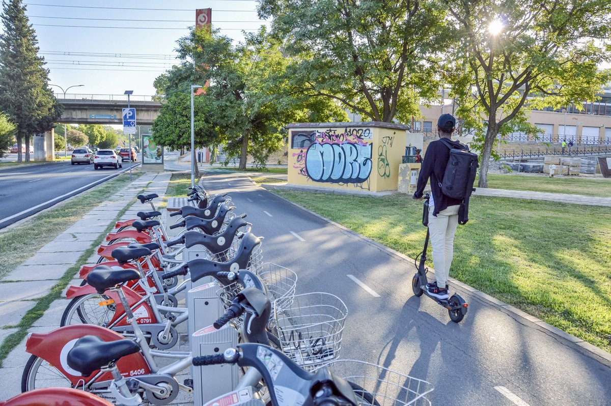 Melissa & Chris Bruntlett tweet media