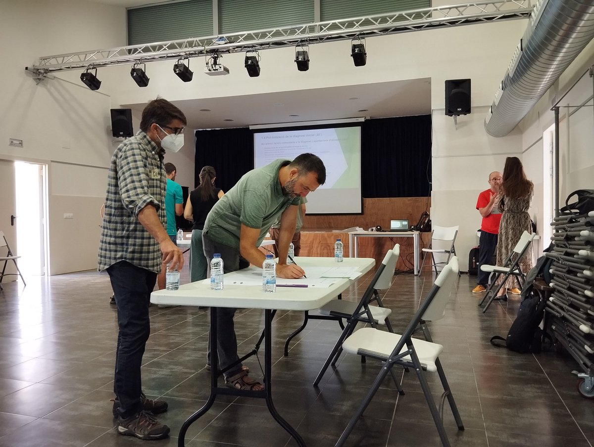 pioneersourtime's tweet photo. Dinàmiques de treball al Taller de Custòdia Fluvial del curs alt de #lamuga. Encantats de comptar amb la participació de @La_Sorellona @fundacioemys, Ajuntament d'Albanyà, el Consorci Salines-Bassegoda o el Consorci Alta Garrotxa #juntsperlamuga https://t.co/7rJiJxpkoi