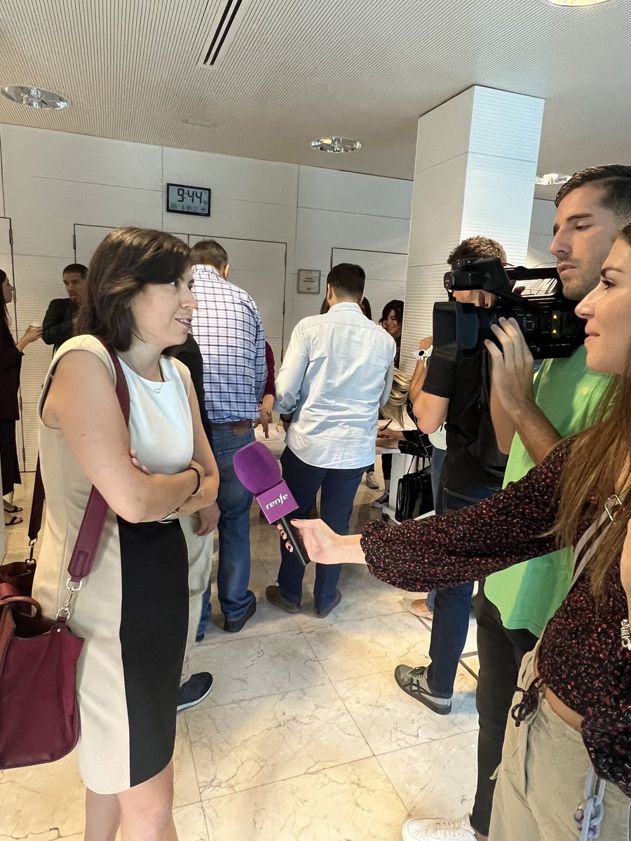 eoi's tweet image. 📢 Hoy celebramos el Acto de Apertura del Programa de Desarrollo Empresarial -PDE 2023-2024 que realizamos para  @Renfe 

🟢 ¡Bienvenidos a EOI! 👋

🗣️@ramongurriaran 
🗣️@Juand_eoi 
🗣️Luis Calzado 
🗣️@josemindvalue 

#somosEOI