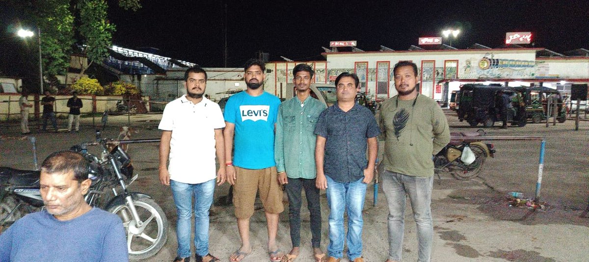 TeamPurnea's tweet photo. #Day-64
#Date-05/10/2023
आप सभी का साथ और सहयोग बना रहे🙏❤️
#CommunityKitchen
#CommunityKitchenPurnea
#TeamPurnea https://t.co/0zPCsnMTyl