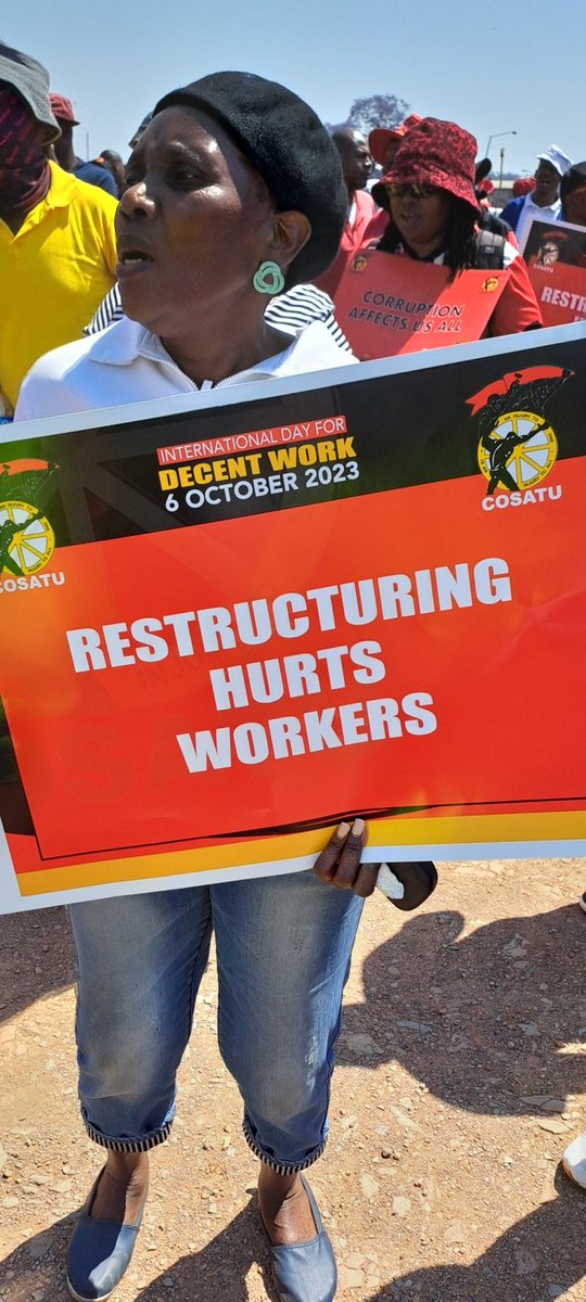 _cosatu's tweet photo. Workers demand halting of retrenchments across all sectors of the economy and call on employers to support #DecentWorkAgenda in South Africa @SAfmRadio #InternationalDayforDecentWork #CosatuDecentWork https://t.co/dWrVyCJK0C