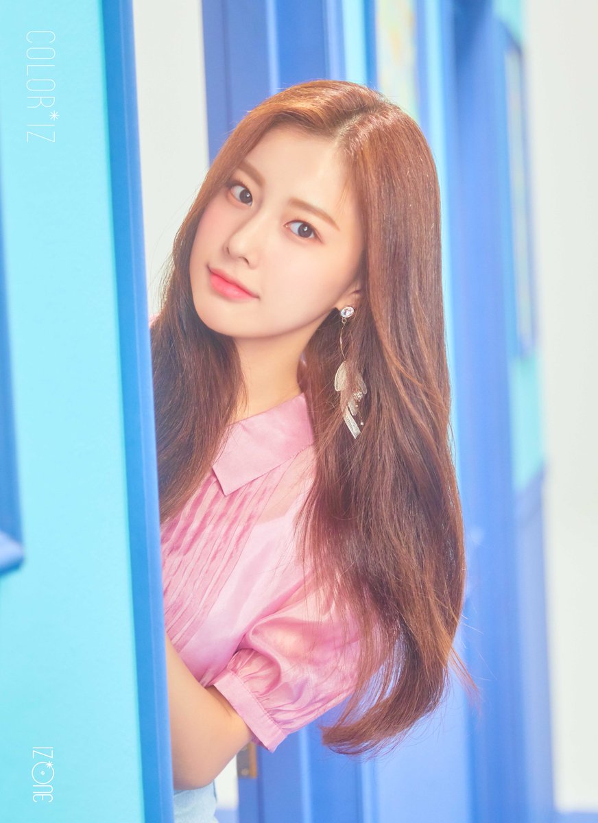 izone_5yrs's tweet photo. IZ*ONE (#아이즈원) - 1st Mini Album [COLOR*IZ] OFFICIAL PHOTO 1

#KangHyewon #KwonEunbi #YabukiNako #AnYujin 
#COLORIZ #20181029_6PM https://t.co/XUpgtFoZJ7