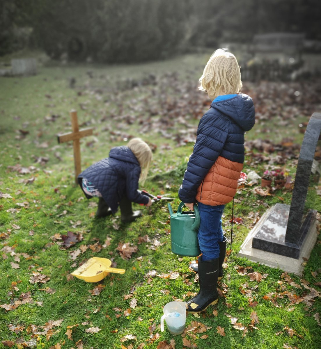 JustinBowen71's tweet photo. Hearing from another widowed parent how their children's school offered no #bereavementsupport, I wanted to show this. 3 yrs ago this is how my children chose to spend their mum's birthday - tidying her grave to make it "nice" for her. This is the reality of children's grief. 1/2 https://t.co/yGQ8ebR8dm