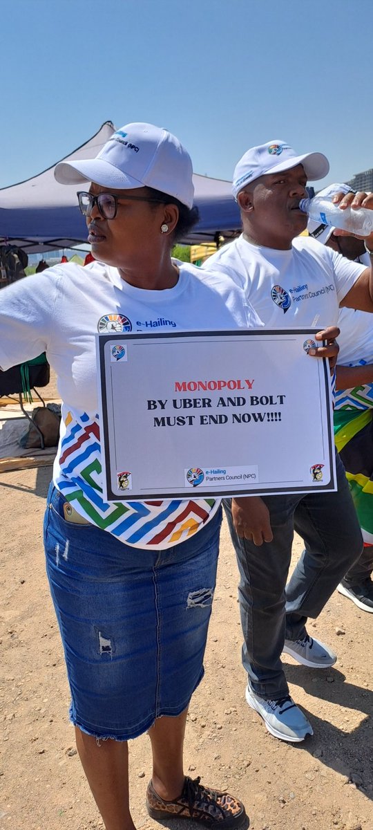 _cosatu's tweet photo. Workers demand halting of retrenchments across all sectors of the economy and call on employers to support #DecentWorkAgenda in South Africa @SAfmRadio #InternationalDayforDecentWork #CosatuDecentWork https://t.co/vaxXEr9OkH