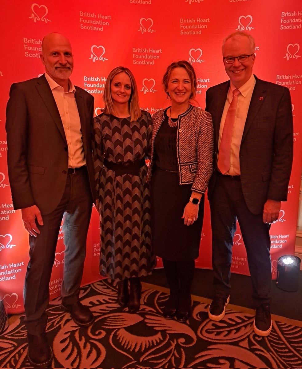 Wonderful evening in Edinburgh organised by @BHFScotland for the inaugural Professor Desmond Julian Research Lecture, delivered by Prof Dame Anna Dominiczak. The video with patient stories was particularly powerful and beautiful 👏 @TheBHF @AberdeenCDC @DThompsonlab