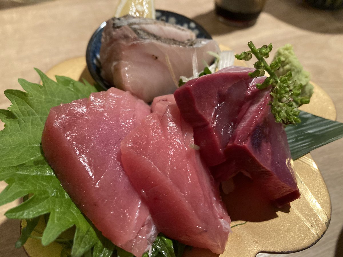 sakaba_watch's tweet photo. お刺身になります https://t.co/qmUgQXFmSE