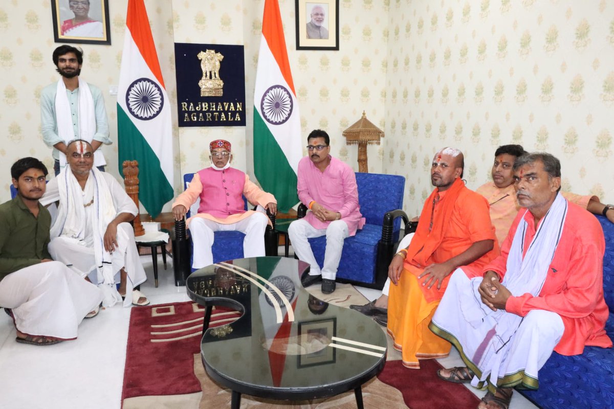 Acharaya Dr. Ramashankar Shastri Ji  Maharaj, President of Akhil Bhartiya Dharam Sangh, Bihar along with other members called on Hon. Governor Shri Satyadeo Narain Arya at Raj Bhavan Agartala.