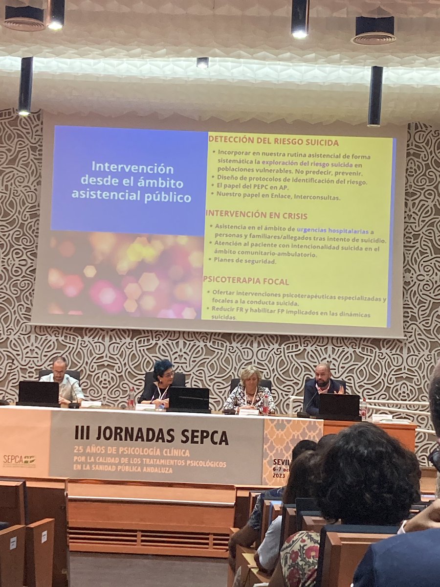 Pablolhpaul's tweet photo. Miguel Guerrero sobre la prevención, intervención y postvencion de la conducta suicida en las III Jornadas de la SEPCA en Sevilla #SEPCA @UPII_Ciceron https://t.co/qajDOY0HK1