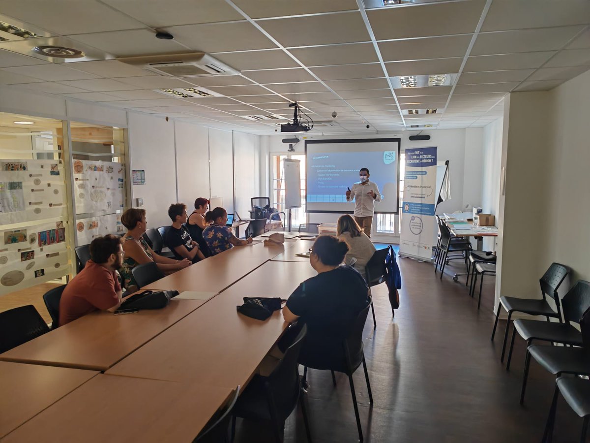 Semaine du #commerce avec au programme pour @poleemploi_13 #aubagne : ➡️#Recrutement pour <a href="/footlocker/">Foot Locker</a> :5 embauches #recruterautrement en présence de <a href="/mpact/">Angela Fulcher</a> et <a href="/TEMPORIS/">TEMPORIS</a>  et M2S, journée porte ouverte avec Gedimat... merci aux partenaires et 👏👏👏les équipes  @Fabienne_Heline