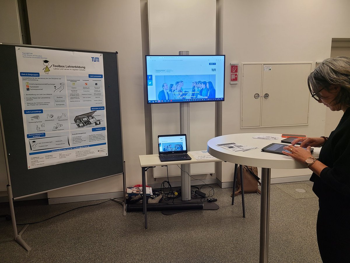 Toolbox Lehrerbildung (@toolbox_tum) on Twitter photo Auch am zweiten Tag des #qlb Abschlusskongresses sind wir mit einem gemeinsamen Marktstand mit dem <a href="/chu_tum/">Clearing House Unterricht</a> und @tinasei3 vertreten. Kommt uns gerne besuchen 👋 Auch am zweiten Tag des #qlb Abschlusskongresses sind wir mit einem gemeinsamen Marktstand mit dem <a href="/chu_tum/">Clearing House Unterricht</a> und @tinasei3 vertreten. Kommt uns gerne besuchen 👋