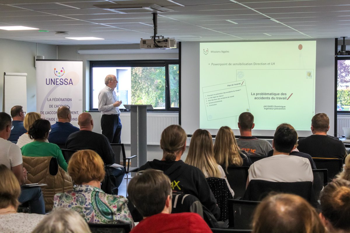 unessabe's tweet photo. Salle comble pour la formation "Gestion humaine et incendie" organisée par UNESSA pour ses affiliés. Près de 90 conseillers en #prévention, responsables #RH, responsables d’établissements, membres de #CPPT,... y participent. #conseillerenprévention #sécurité #bienêtreautravail https://t.co/dIcFkrUsUu