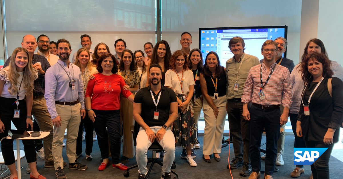 PabloZ's tweet photo. Recientemente, en SAP España, conmemoramos la Semana Internacional de las Personas Sordas y llevamos a cabo una serie de actividades significativas como un taller para aprender un poco de la lengua de signos. 🫰🤏

Descubre más sobre los valores de SAP: https://t.co/hhINpIOIkd https://t.co/k23waBseY9