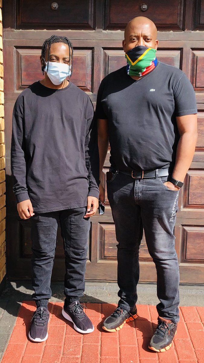 Djbrianrikhotso's tweet photo. Lepara laka!!! Love you Boti Thami!!! You bring Joy to my heart Son!!! Happiest birthday Bharule. Se mi kurile 2️⃣1️⃣st birthday 🎁. All the best Son!!!! 🫶🏽🫶🏽🫶🏽🫶🏽🫶🏽 https://t.co/aRDw1O5Uz1