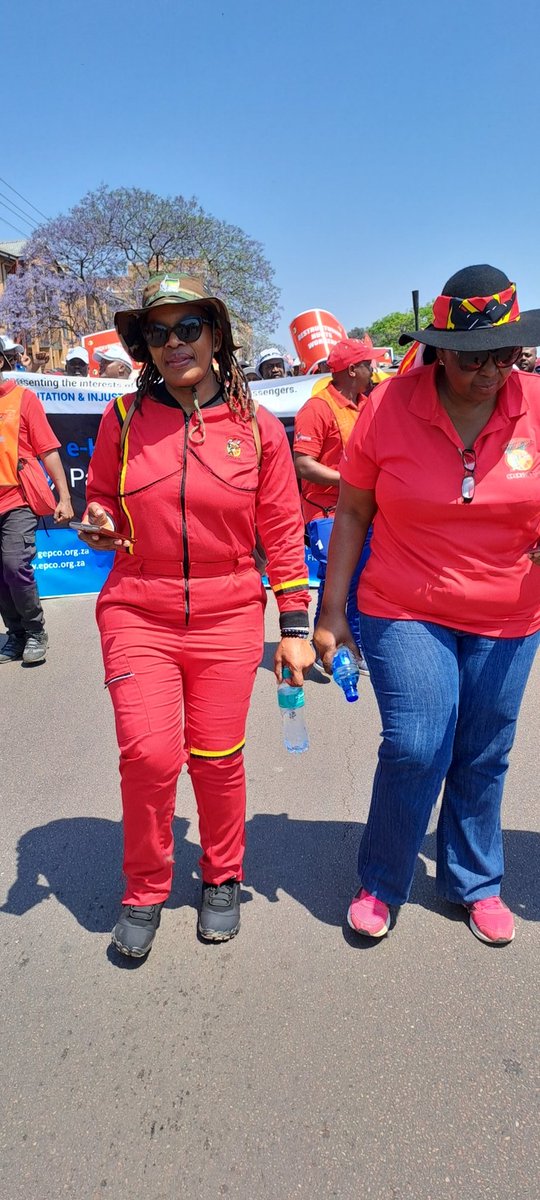 _cosatu's tweet photo. Workers demand the insourcing of all public services across all sectors of the economy and call on employers to support #DecentWorkAgenda in South Africa @POWER987News @Powerfm987 #InternationalDayforDecentWork #CosatuDecentWork https://t.co/tuj58Jq2f2