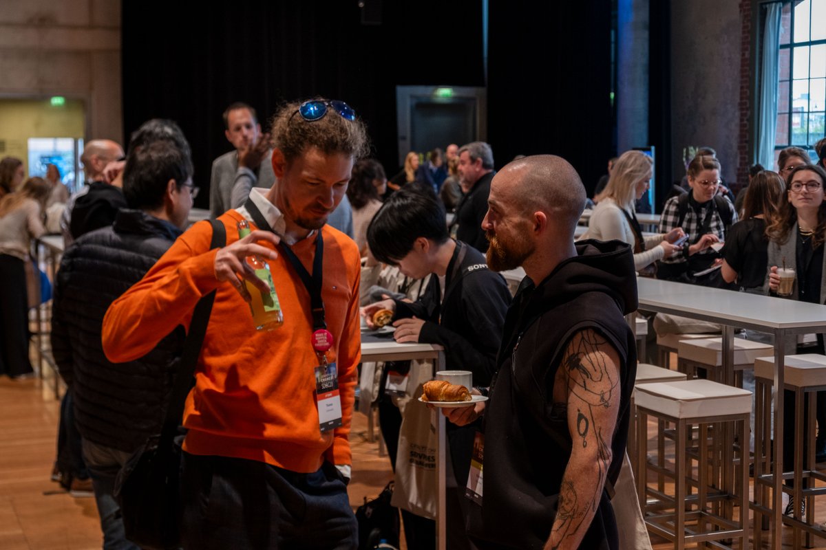 SDNetwork's tweet photo. Some of the incredible networking moments from the Day 1 Service Design Global Conference! 🤝✨

Relive the vibrant connections, engaging conversations, and the sense of community that made this event so special. 🌐

#SDGC23 #ServiceDesign #DesignThinking #SDN https://t.co/wqHaLBM9A0